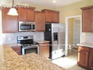 102 Dell Meadows Pl, Four Oaks NC  27524-7718 exterior