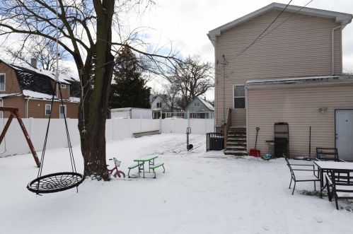 304 107th St, Chicago IL 60655-1709 exterior