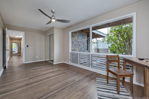 3481 Ala Akulikuli St, Honolulu HI 96818-2220 exterior