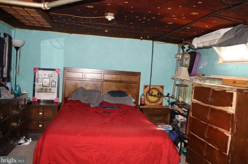 1017 Leiper St, Chester PA 19022-1443 exterior