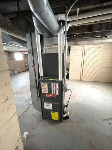 975 Evanston Ave, Meskegon MI  49442-4062 exterior