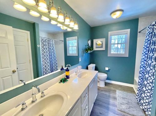 27 Patrick Dr, Seymour CT 06483-2372 exterior