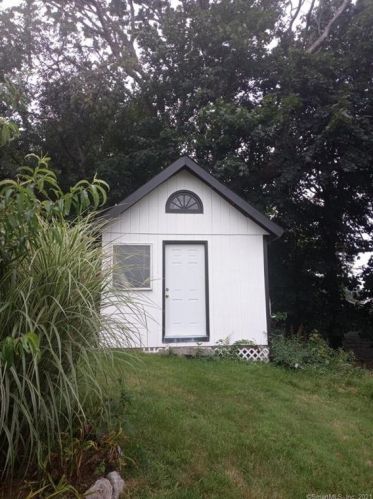 10 Bettswood Rd, Norwalk CT 06851-5104 exterior