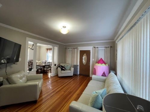 17 Garibaldi St, Springfield MA 01119-1033 exterior