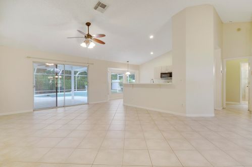 1826 Leafy Rd, Fort Pierce FL  34953-1392 exterior