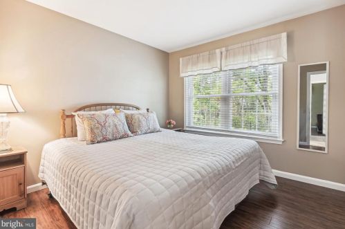 803 Catoctin Cir, Leesburg VA 20176-4951 exterior