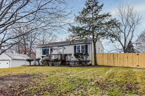 3100 Cornell Rd, Waukegan, IL 60087-2247