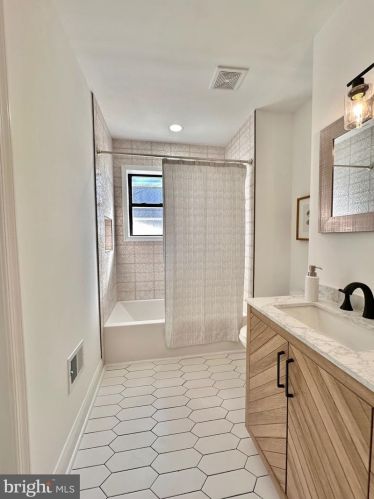 4709 Clay St, Washington DC 20019-1437 exterior