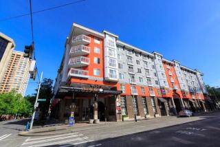 2400 4th Ave, Seattle WA  98134-1981 exterior