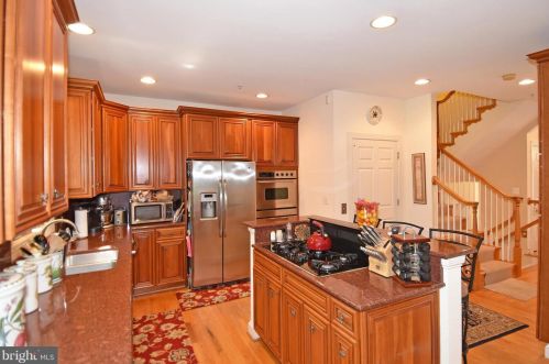 1322 Lessard Ln, Mc Lean VA  22101-3630 exterior