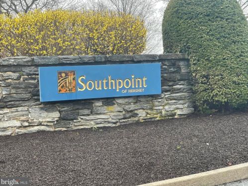 2065 Raleigh Rd, Hummelstown PA  17036-8746 exterior