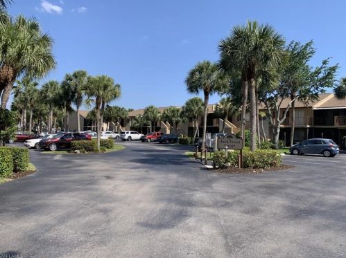 4230 Jack Frost Ct, Naples, FL 34112-5245