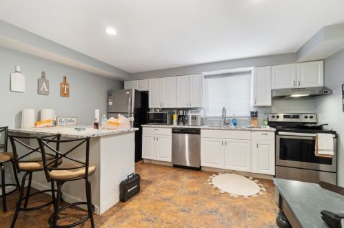 1808 Baldauf St, Pittsburgh PA 15203-1603 exterior