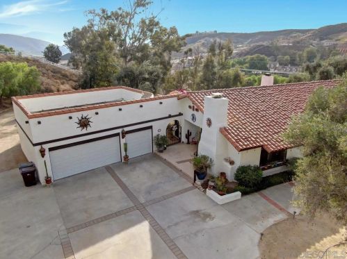 38200 De Portola Rd, Temecula CA 92592-8968 exterior