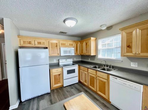 111 Northpointe Dr, Lithonia GA  31028-1447 exterior