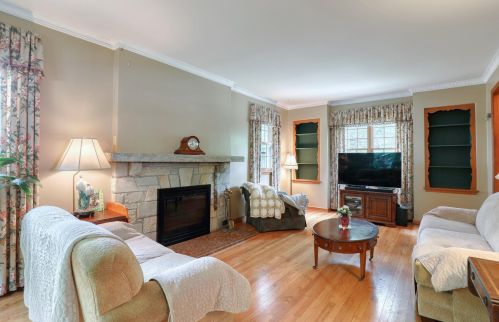 2722 44th St, Milwaukee, WI 53219-3202