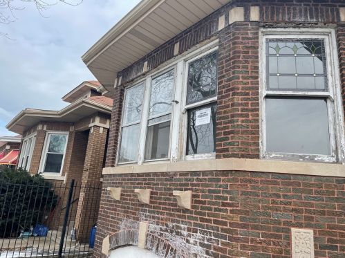 8939 Ada St, Chicago, IL 60620-3402