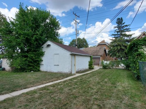 3172 46, Milwaukee WI 53210-2405 exterior