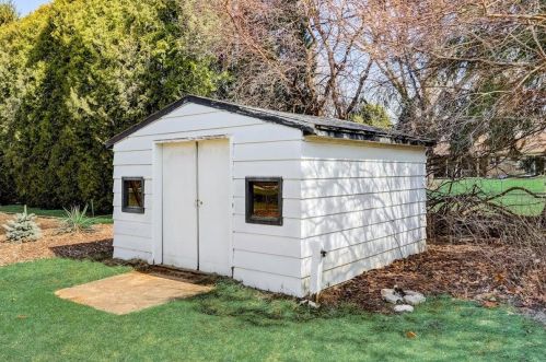 4870 82, Milwaukee WI 53220-4219 exterior