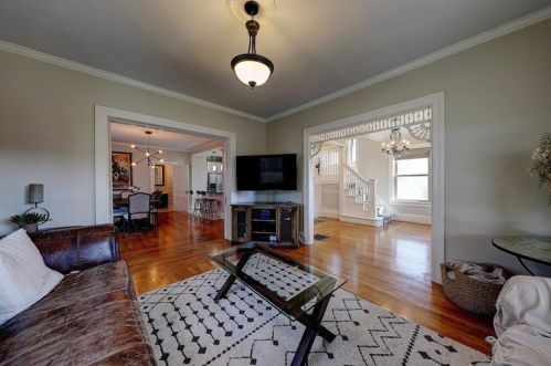 61 Arlington Ave, Providence RI 02906-2443 exterior