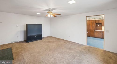 106 Lee Ann Ct, Hanover PA 17331-9560 exterior