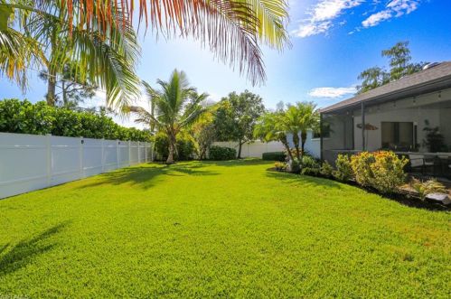 229 Mentor Dr, Naples FL 34110-1348 exterior