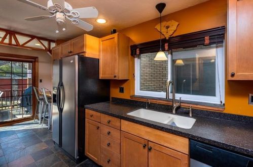 6338 Forward Ave, Pittsburgh PA 15217-2266 exterior