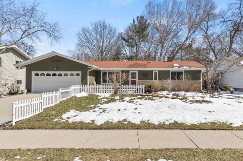 1605 Tarragon Dr, Madison WI  53716-1858 exterior