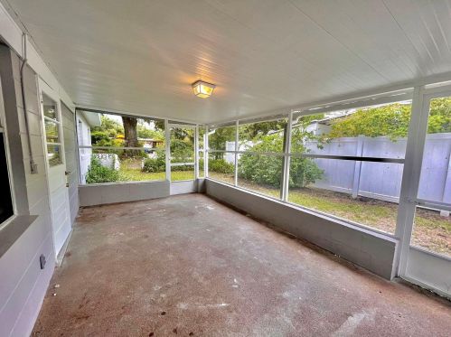 527 Broxburn Ave, Tampa FL  33617-7823 exterior