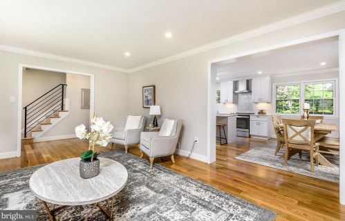 1209 Forestwood Dr, Mc Lean VA  22101-2603 exterior