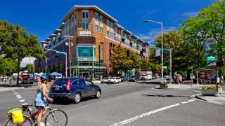 2025 44th Ave, Portland OR  97213-1360 exterior