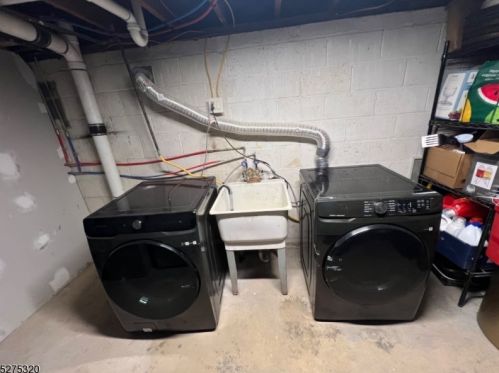 1452 Front St, Plainfield NJ 07060-1033 exterior