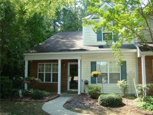 15 Mary Beth Cir, Greensboro NC  27407-6484 exterior