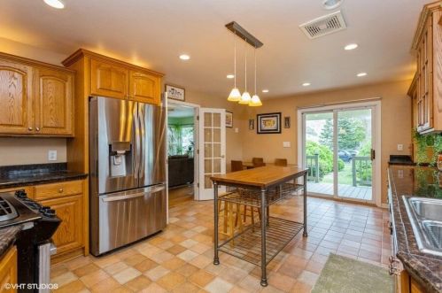 4643 101st St, Milwaukee, WI 53225-4614