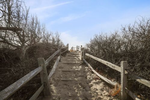 375 Hatch Rd, Eastham MA 02642-1847 exterior