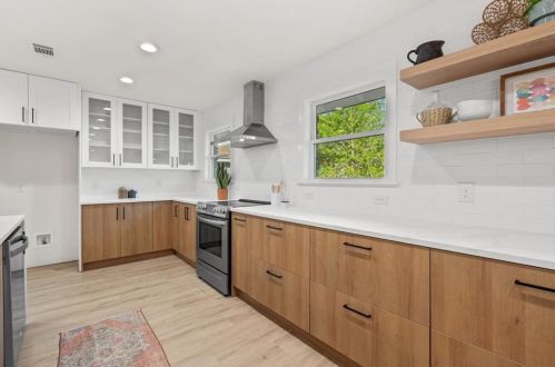 5006 Buffalo Pass, Austin TX 78745-2832 exterior