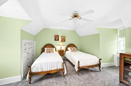 420 Hawthorne Rd, Duluth MN 55812-1936 exterior