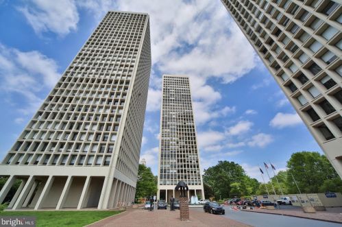 200 Locust St, Philadelphia PA  19106-3915 exterior