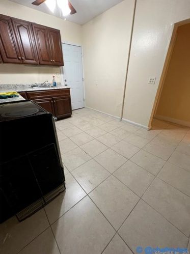 111 Babcock St, Hartford CT 06106-1304 exterior