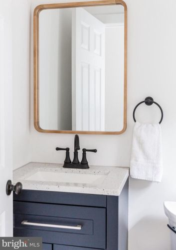 216 James St, Lancaster PA 17603-2910 exterior