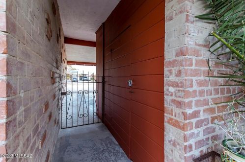 4442 7 St, Tucson AZ 85719-5410 exterior