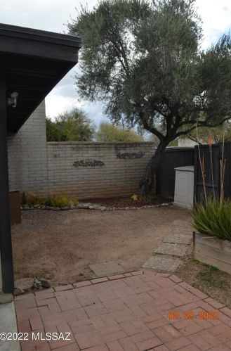 5701 Glenn St, Tucson AZ 85716-2236 exterior