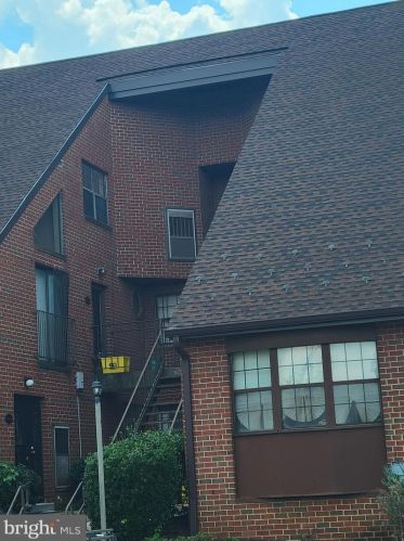 3020 Pineview Ct, Washington DC 20018-1617 exterior