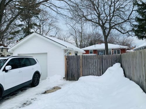 1316 Ash St, Waukegan IL 60085-1832 exterior