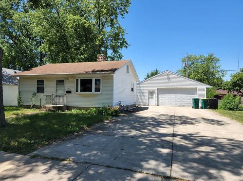 907 Krings Ln, Joliet, IL 60435-3832