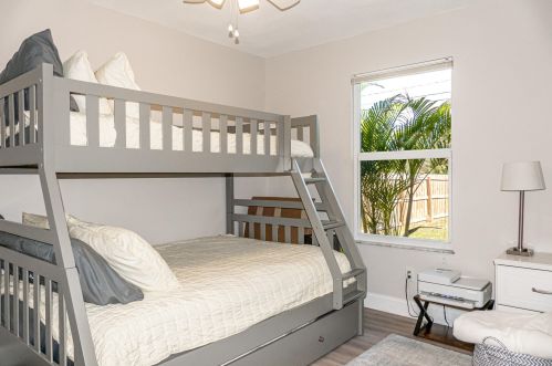 489 College Park Rd, Fort Pierce FL  34953-6224 exterior