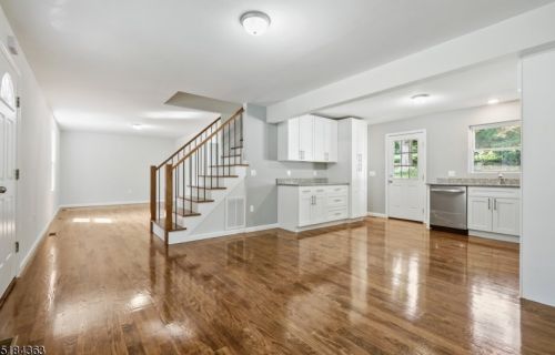 47 Western Ave, Kinnelon, NJ 07405-1607