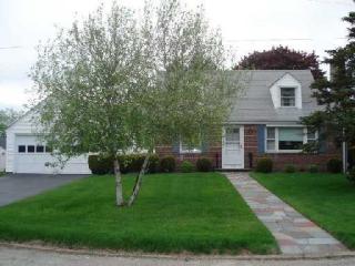 210 Garden City Dr, Cranston, RI 02920-8214