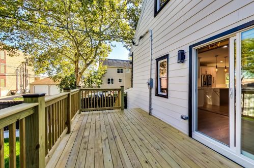 3800 Eddy St, Chicago IL  60618-5014 exterior