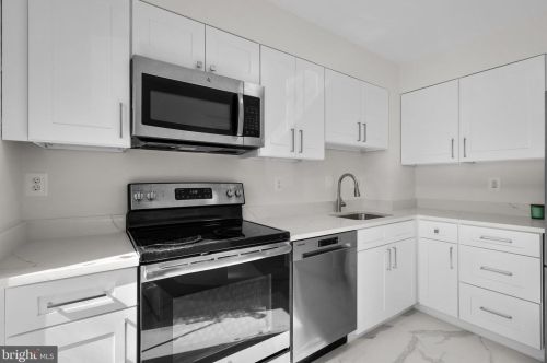 4341 Embassy Park Dr, Washington DC 20016-3607 exterior